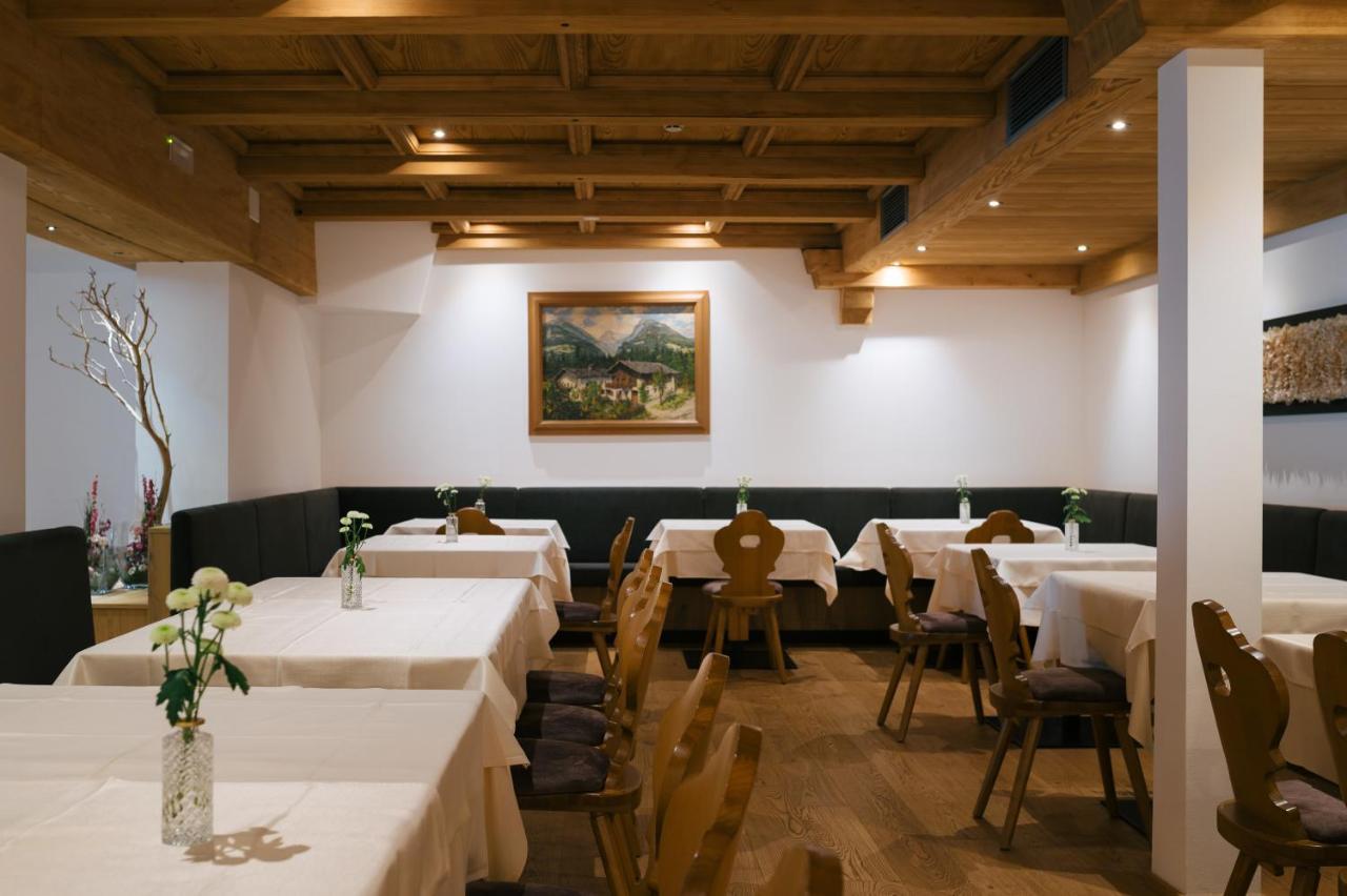 Hotel Fronza - Your Hike & Mountain Home Lutago Eksteriør billede