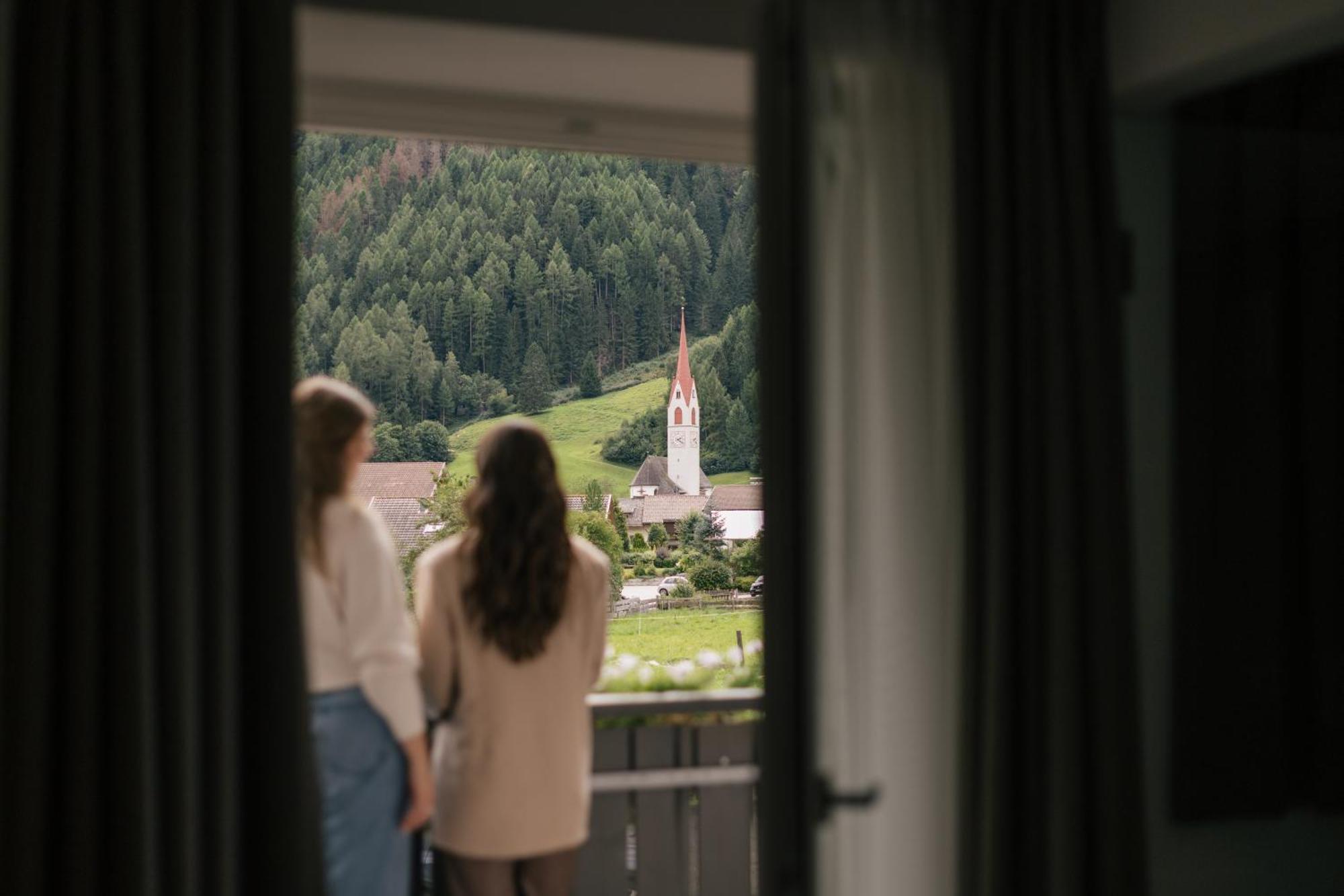 Hotel Fronza - Your Hike & Mountain Home Lutago Eksteriør billede